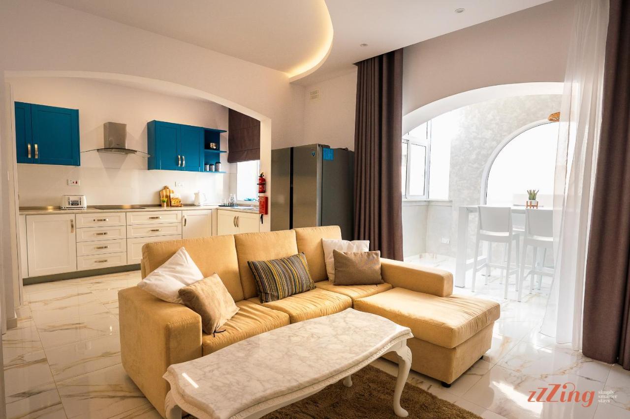 Stunning Holiday Villa With A Heated Jacuzzi St. Paul's Bay Exterior foto
